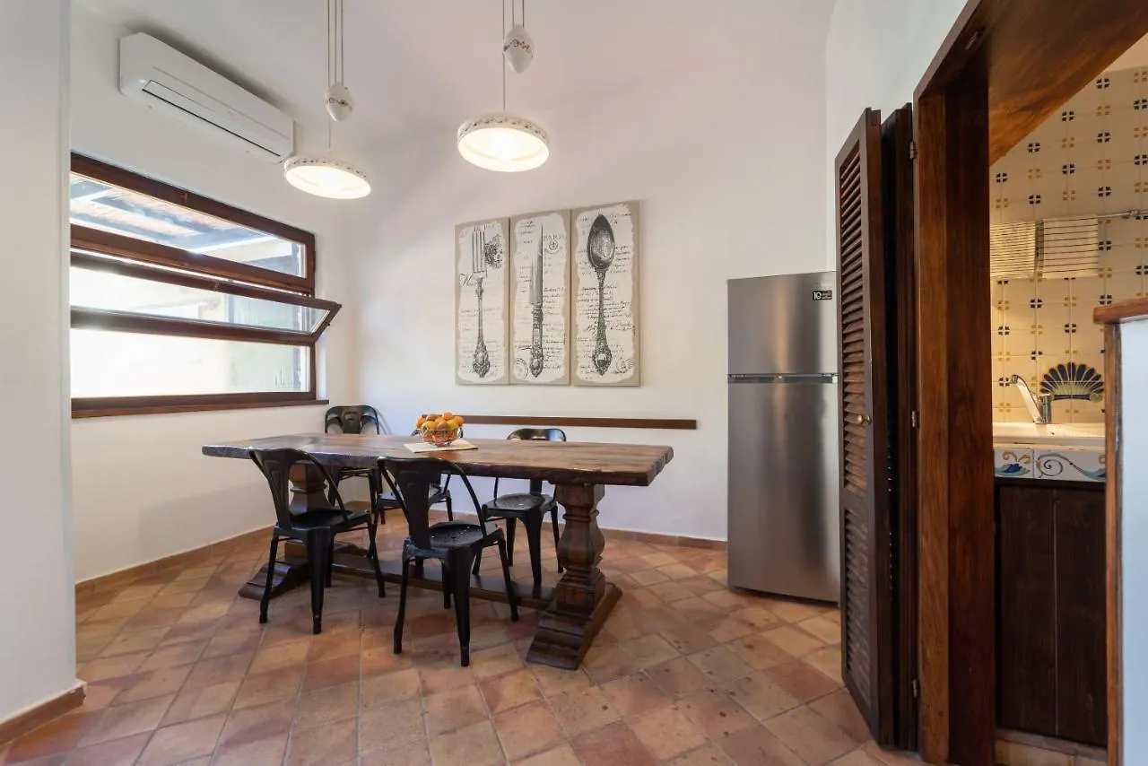 Claudia'S Home 2 Alghero Italy